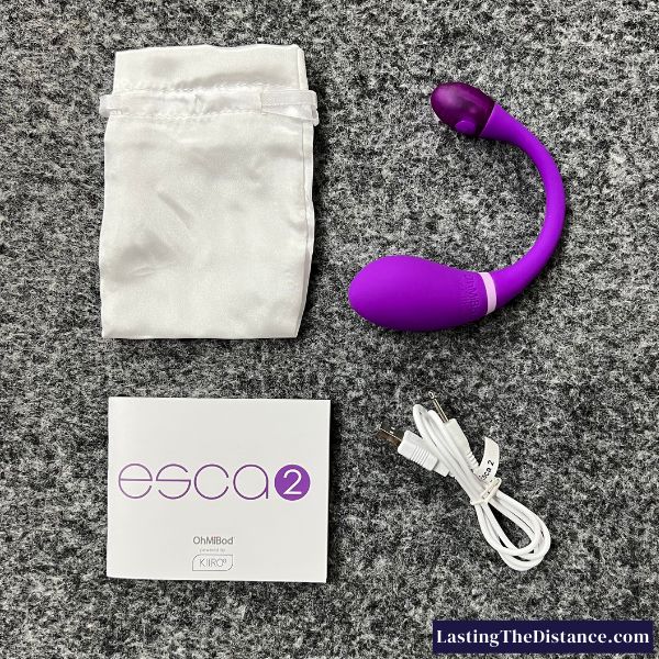 esca 2 unboxing with storage pouch, charging cable and user manual