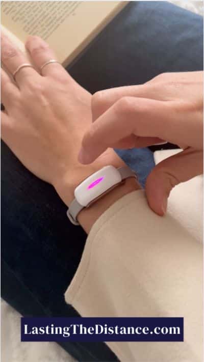 Amazon.com: BOND TOUCH Long Distance Touch Bracelets For Couples - Stay  Connected Anytime, Anywhere - Unique Relationship Gifts With Real Time  Messaging And Customizable Colors - Pair of Bond Bracelets : Electronics
