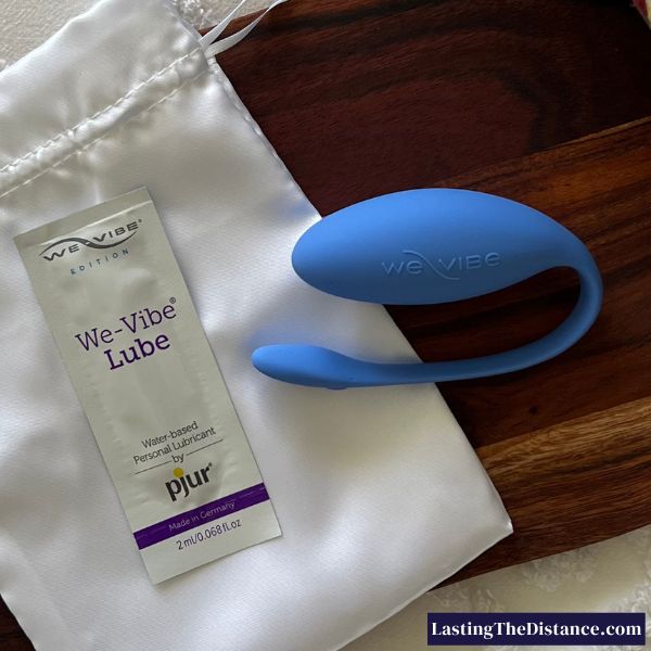 blue we-vibe jive a wearable remote control vibrator with silk pouch and single satchel of lubricant